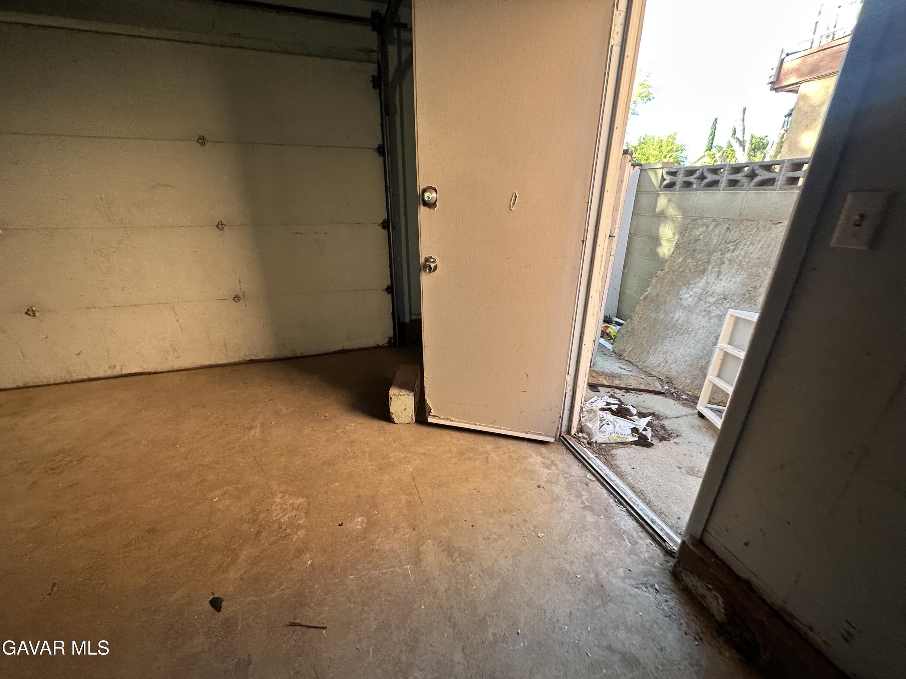 1111 Caperton Street Lancaster, CA 93535 - Photo 48 of 49 an empty room with windows