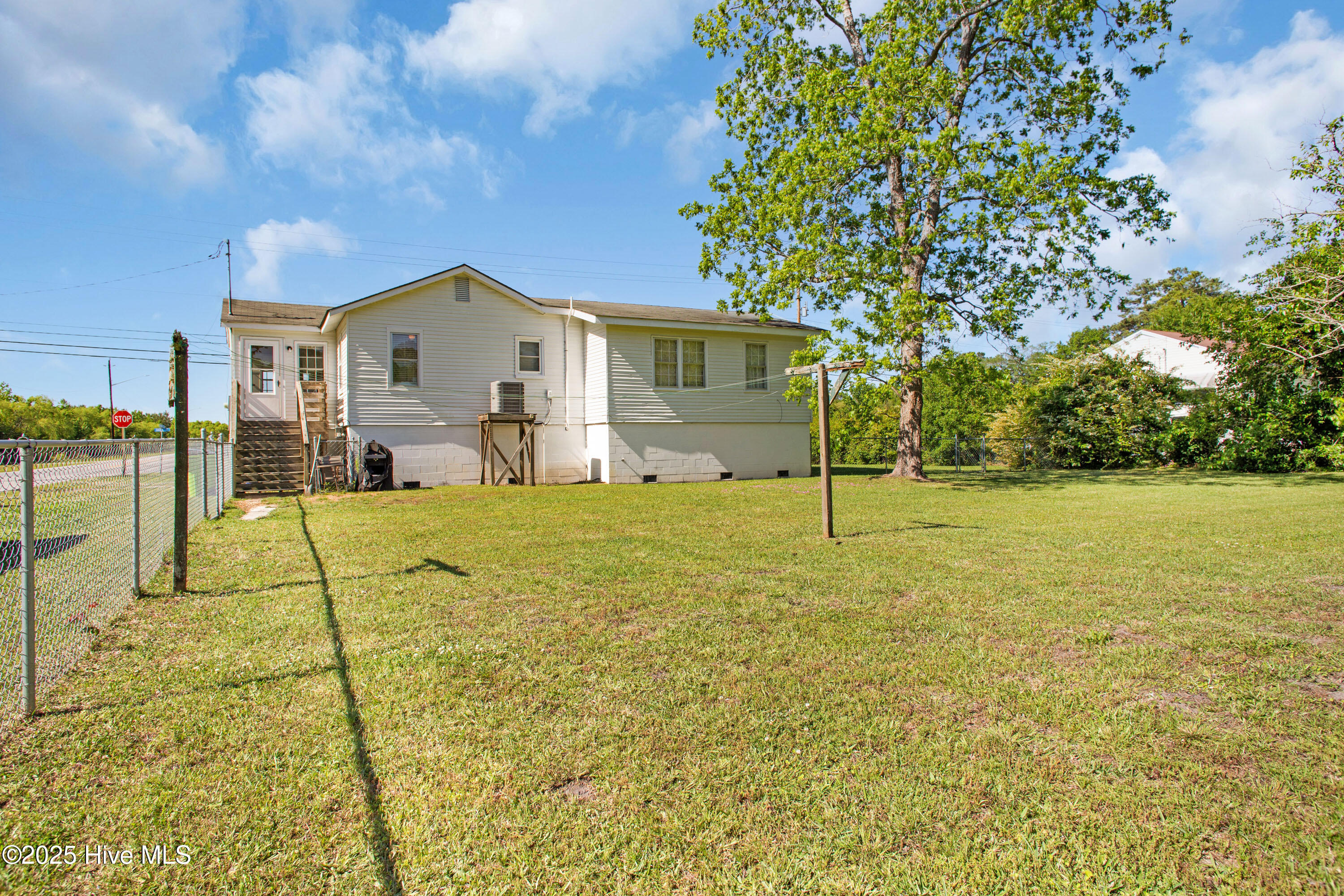 2700 Oaks Road New Bern, NC 28560 - Photo 5 of 21 Back
