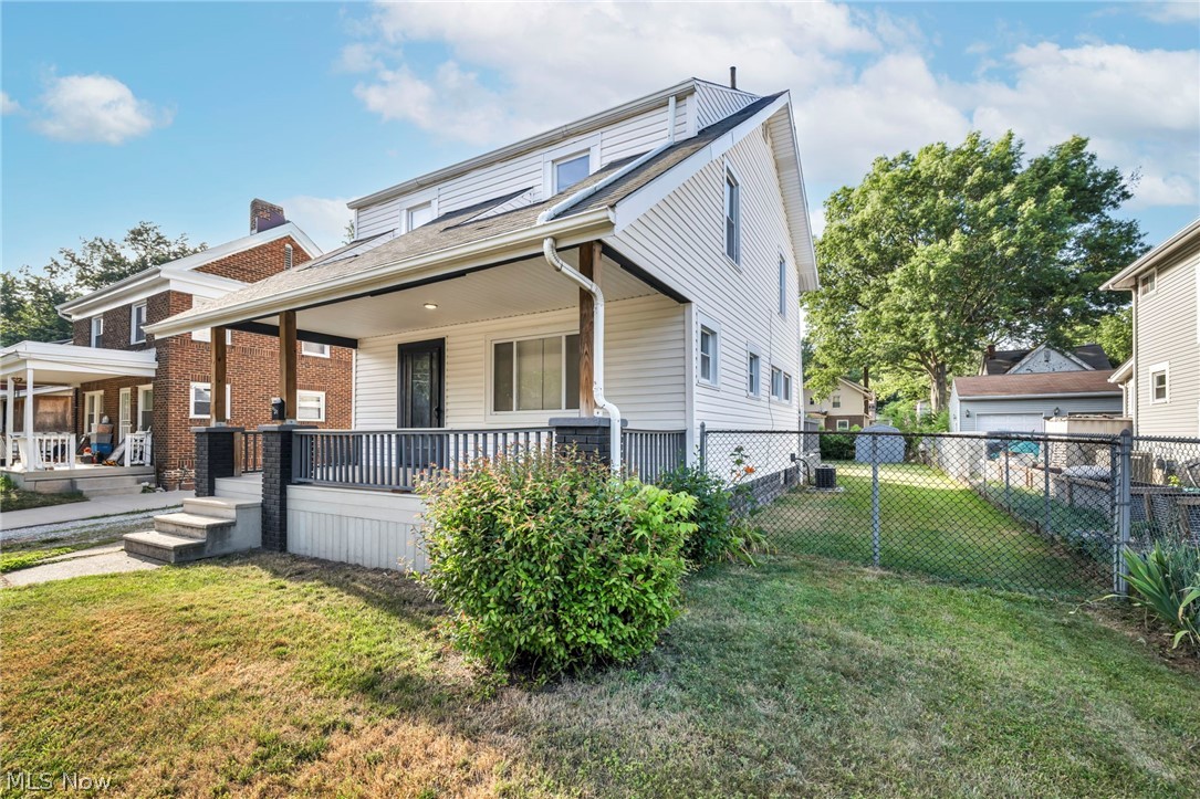 1617 Hampton Road Akron, OH 44305 - Photo 3 of 32