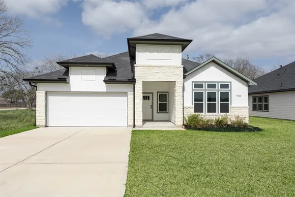 $300,000 | 7440 Avenue East, Beasley, TX 77417