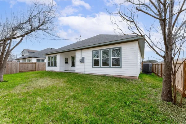 $300,000 | 7440 Avenue East, Beasley, TX 77417
