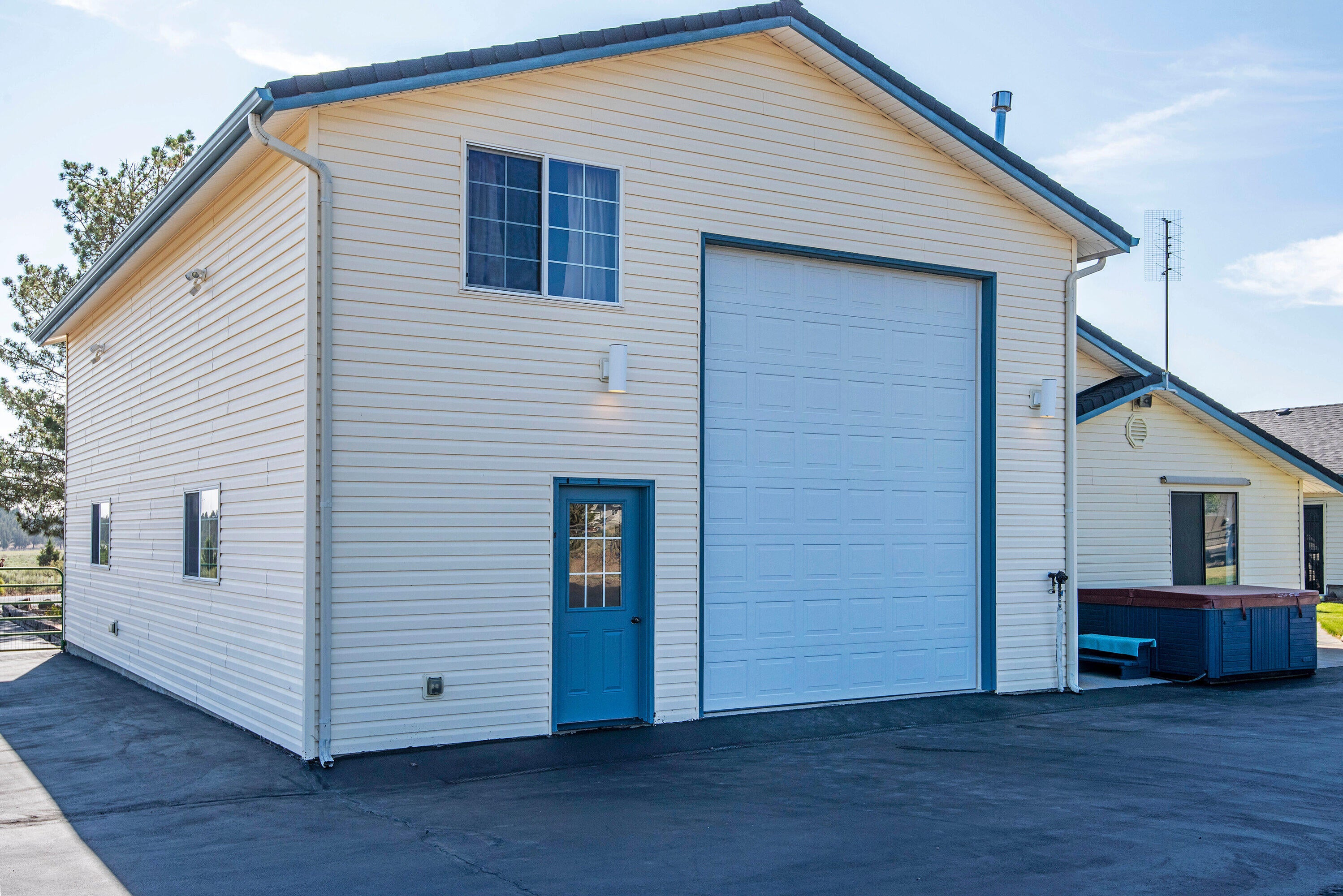 66645 Cascade Way Bend, OR 97703 - Photo 17 of 34 17