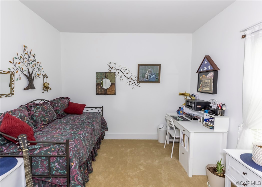 337 Shelton Place Aylett, VA 23009 - Photo 25 of 34 a bedroom with furniture and a window