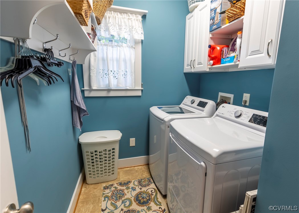 337 Shelton Place Aylett, VA 23009 - Photo 32 of 34 a utility room with dryer and washer