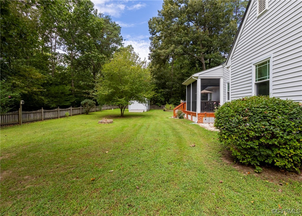 337 Shelton Place Aylett, VA 23009 - Photo 5 of 34 a view of a backyard with sitting area