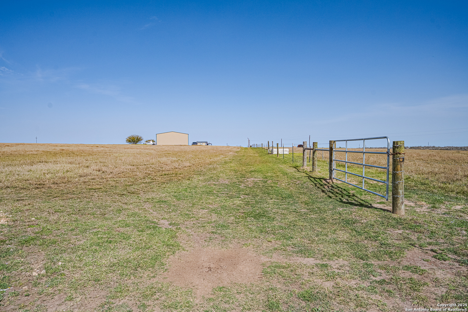 1061 County Road 156 Kenedy, TX 78119 - Photo 31 of 34 a view of an ocean beach