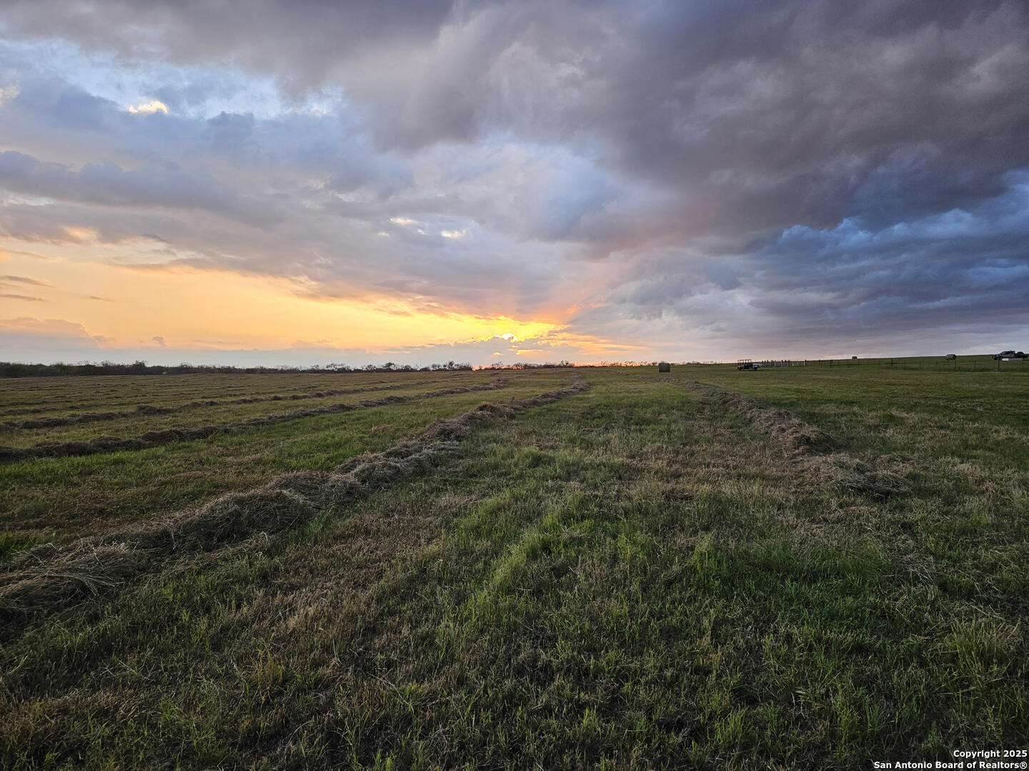 1061 County Road 156 Kenedy, TX 78119 - Photo 34 of 34 a view of an ocean and mountain