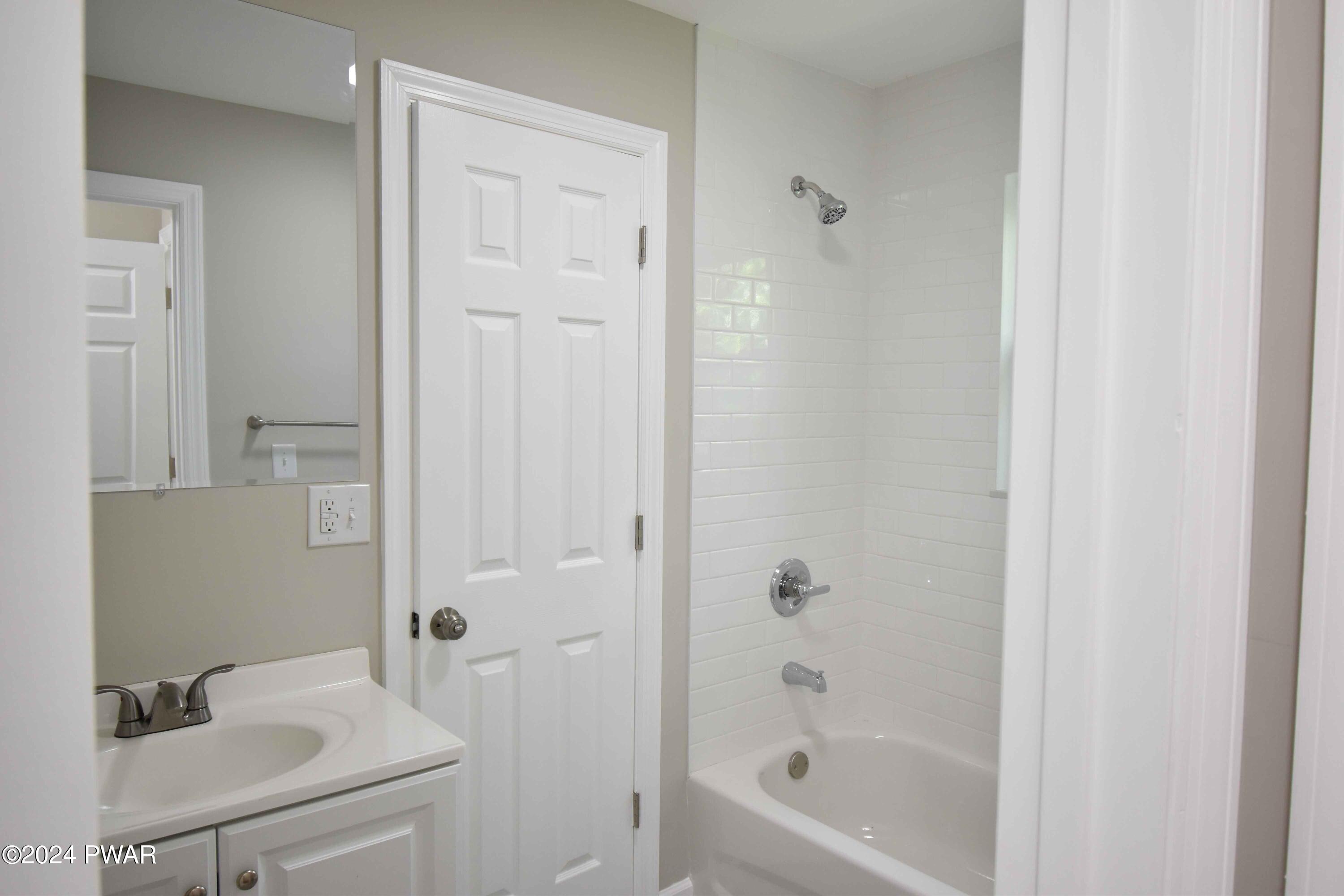 109 Kiel Road Milford, PA 18337 - Photo 13 of 24 bath