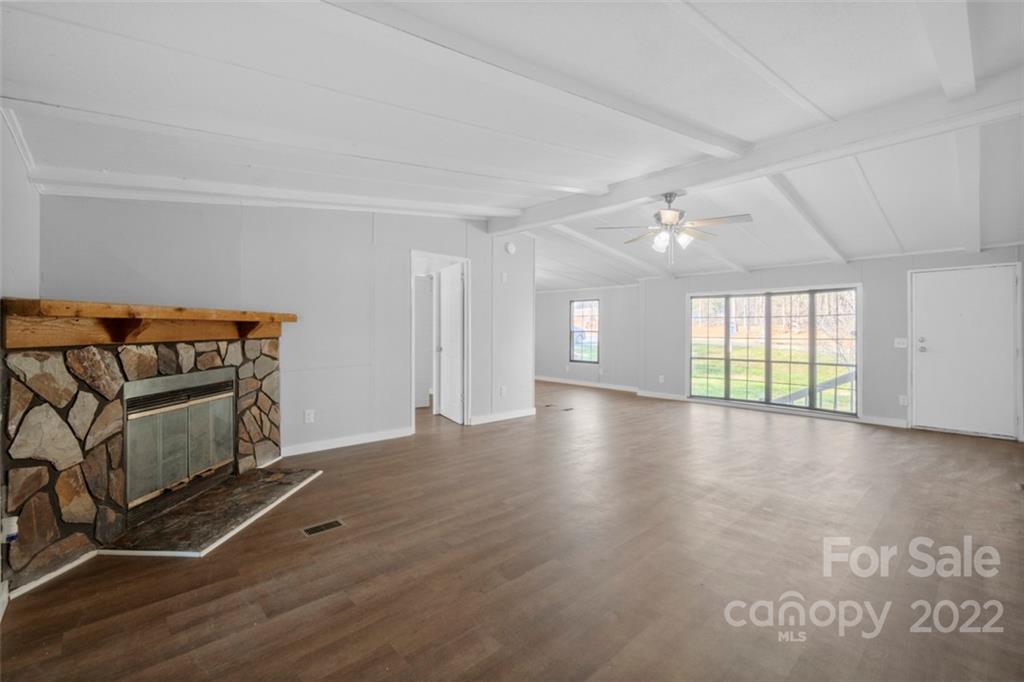 8099 Riverbend Road Claremont, NC 28610 - Photo 7 of 32 Gallery Image 7