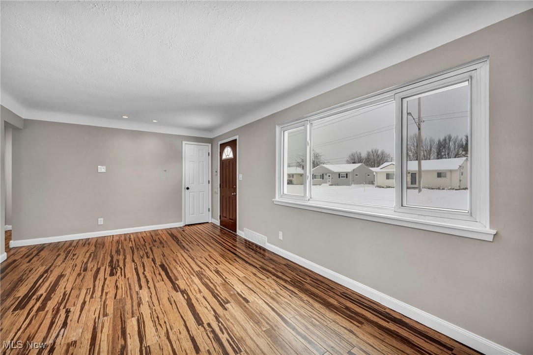 30051 Forestgrove Road Willowick, OH 44095 - Photo 11 of 47