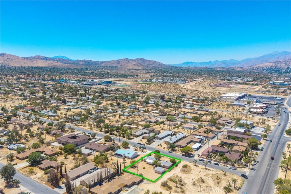 7337 Condalia Avenue Yucca Valley, CA 92284 - Photo 45 of 48 an aerial view of residential house and outdoor space