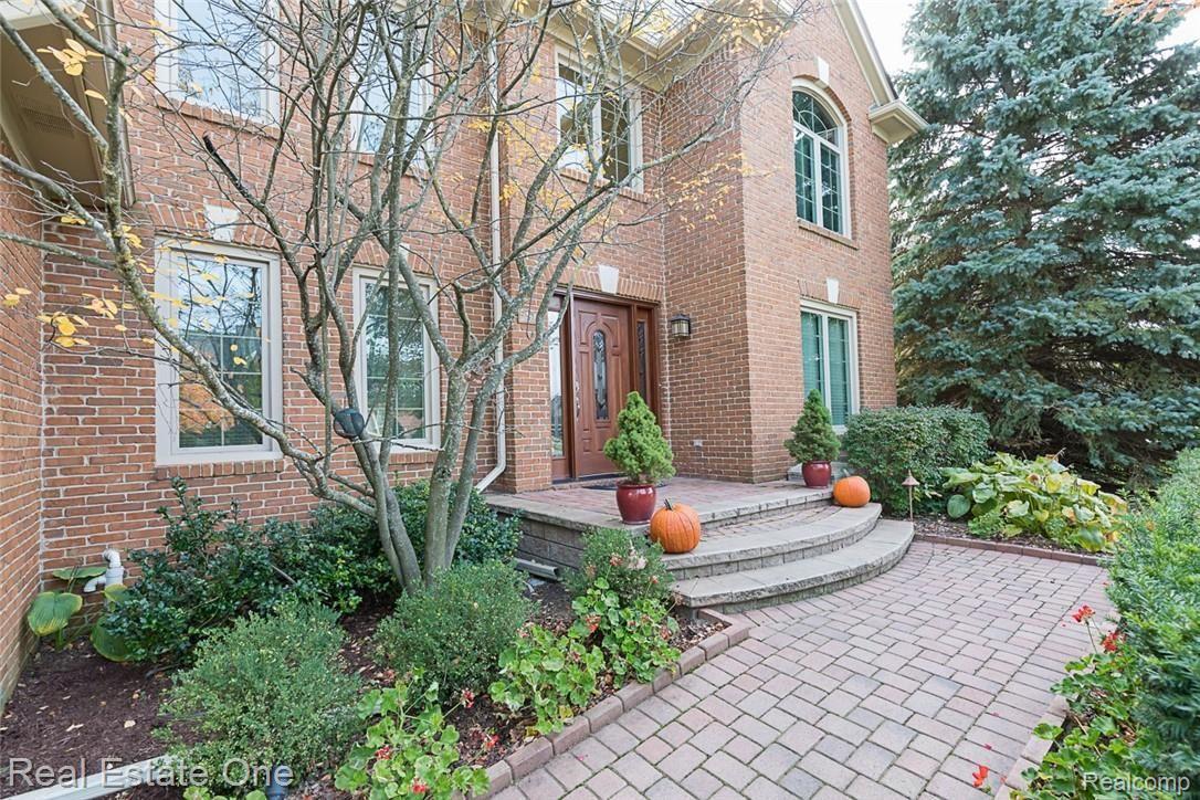 3861 Beechcrest Road Rochester, MI 48309 - Photo 29 of 29 CHARMING PAVER ENTRYWAY