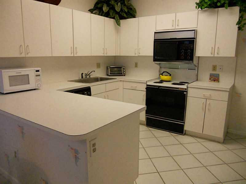 6675 Montego Bay Boulevard, Unit C Boca Raton, FL 33433 - Photo 12 of 30 Kitchen