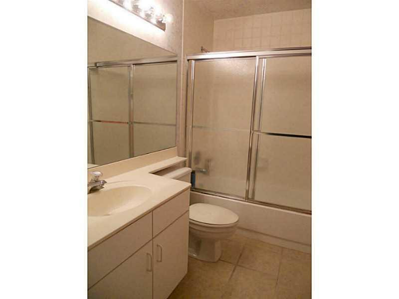 6675 Montego Bay Boulevard, Unit C Boca Raton, FL 33433 - Photo 22 of 30 Bathroom