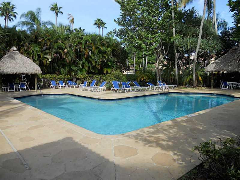6675 Montego Bay Boulevard, Unit C Boca Raton, FL 33433 - Photo 27 of 30 Pool