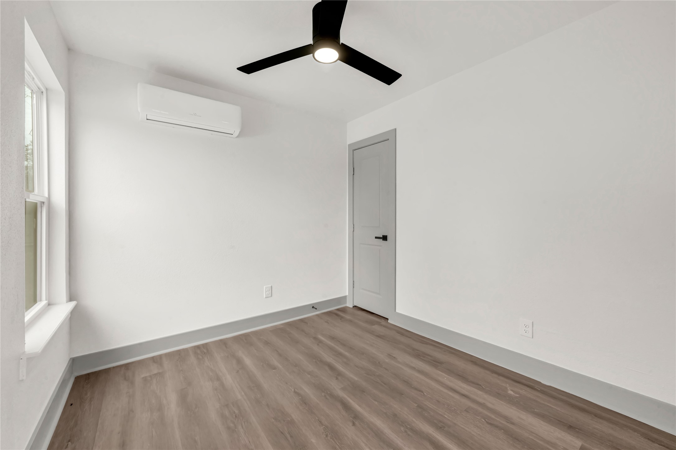 4331 Herridge Street Houston, TX 77022 - Photo 25 of 32