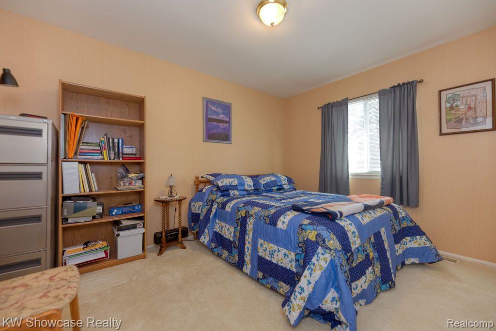 2254 Flanders Drive Rochester, MI 48307 - Photo 17 of 25 First Guest Bedroom