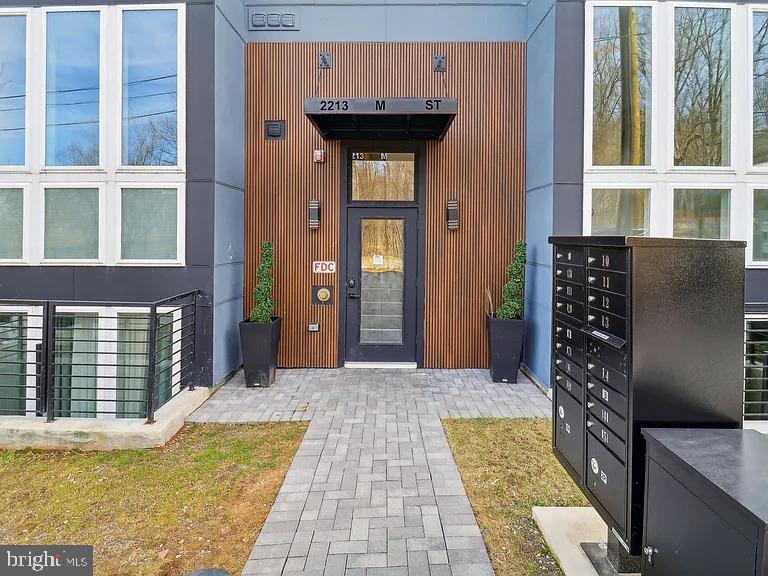 2213 M Street Northeast, Unit 9 Washington, DC 20002 - Photo 2 of 18 Entrance