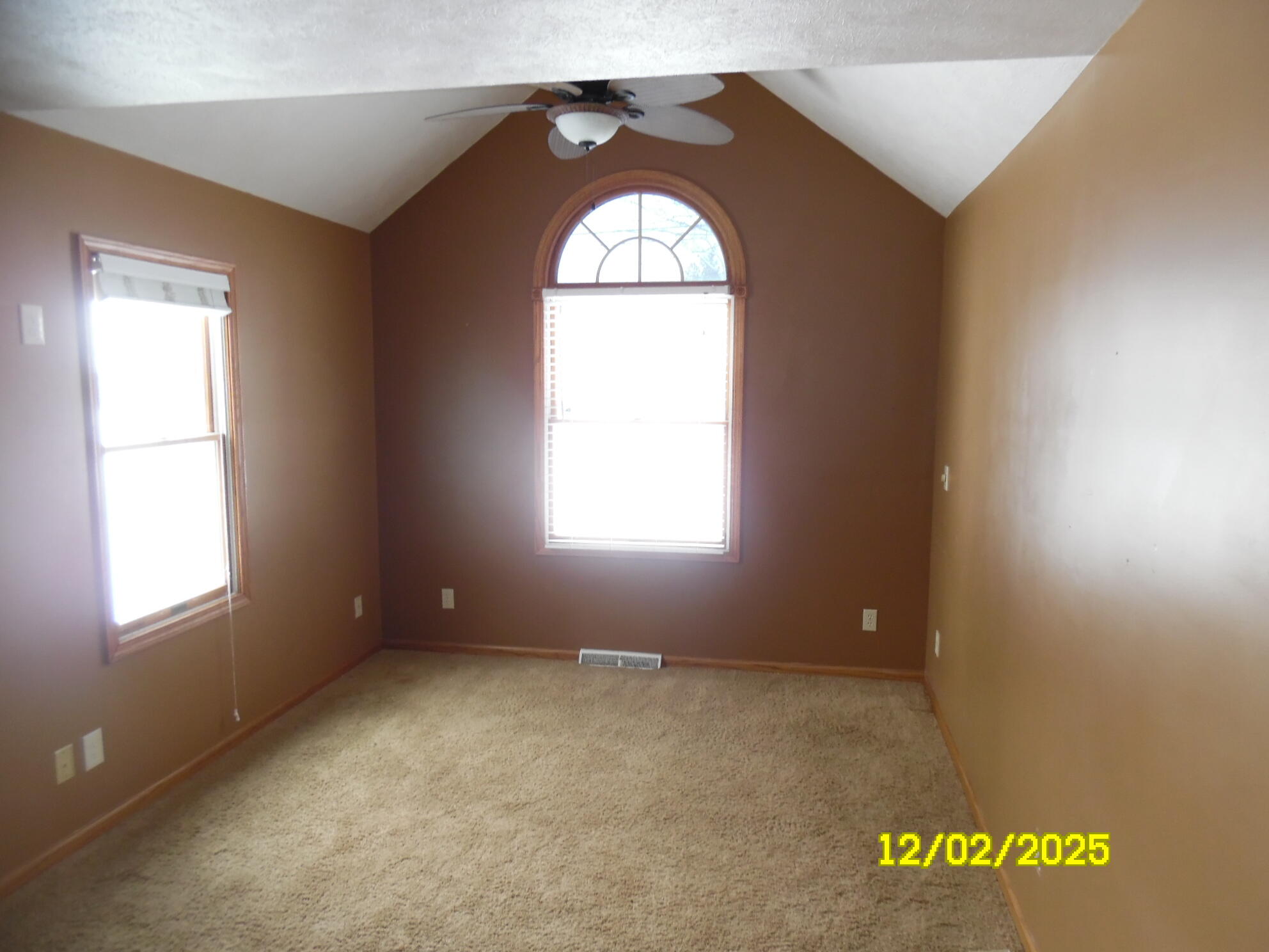 813 West Division Road De Motte, IN 46310 - Photo 11 of 20 an empty room with a window