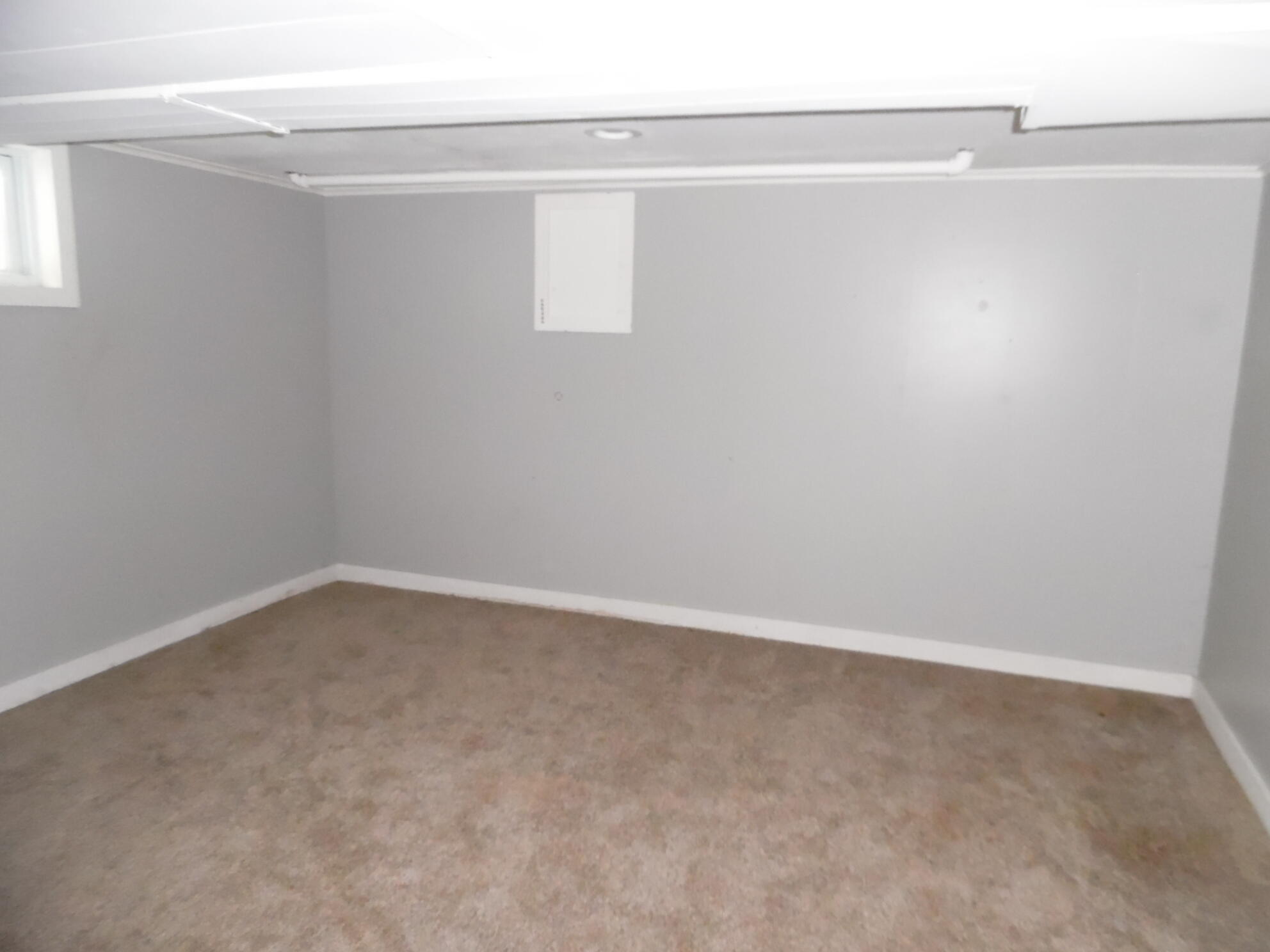 813 West Division Road De Motte, IN 46310 - Photo 19 of 20 a view of an empty room