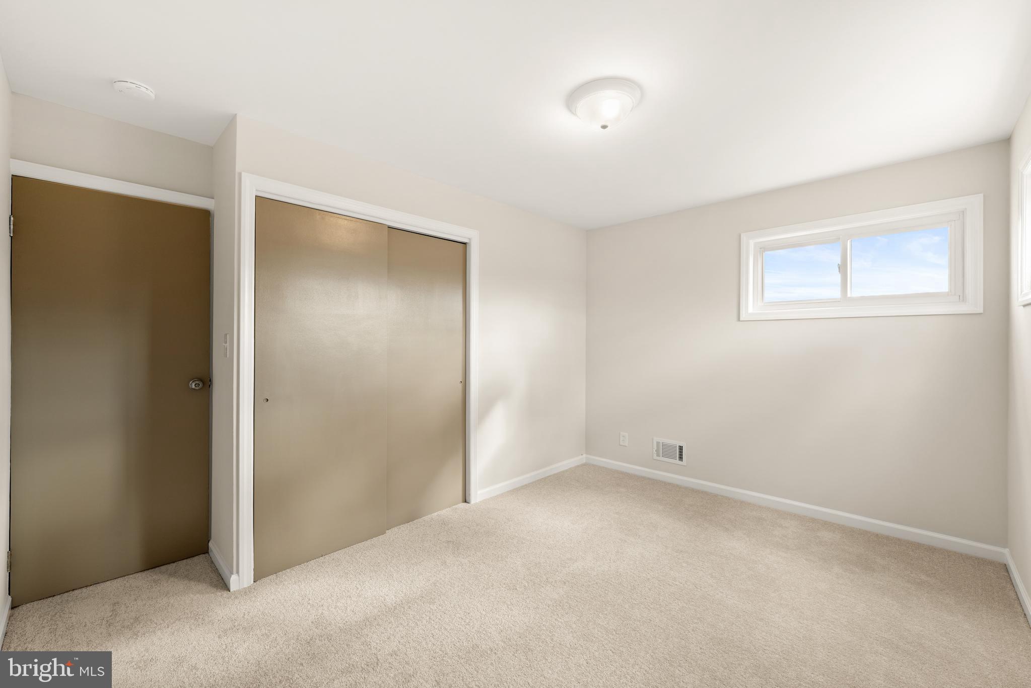 23 Hastings Road Hamilton, NJ 08620 - Photo 19 of 35 an empty room with a bathroom