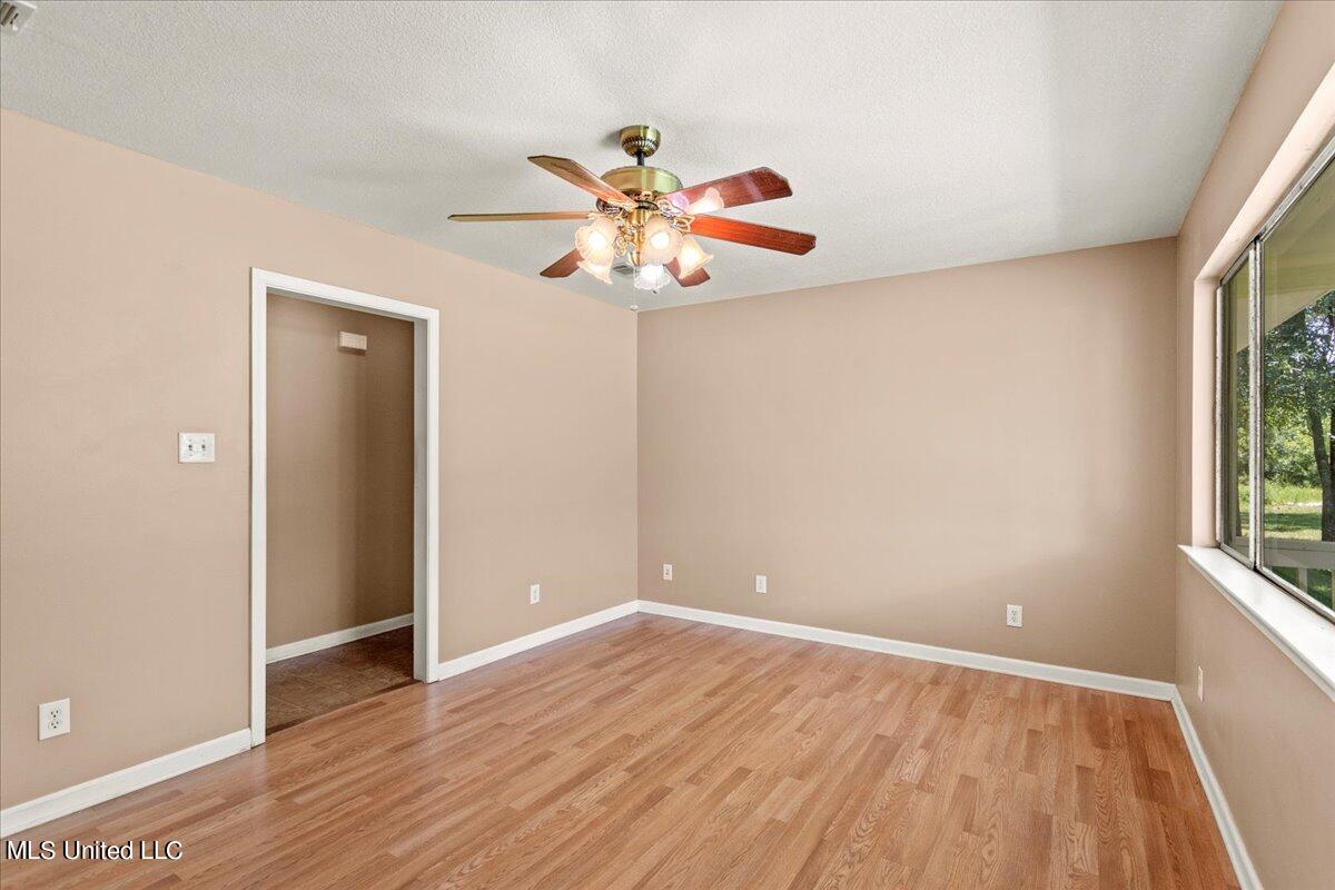 26290 Wolf Creek Road Kiln, MS 39556 - Photo 12 of 40 10-Living Room
