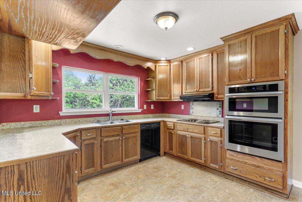 26290 Wolf Creek Road Kiln, MS 39556 - Photo 14 of 40 12-Kitchen