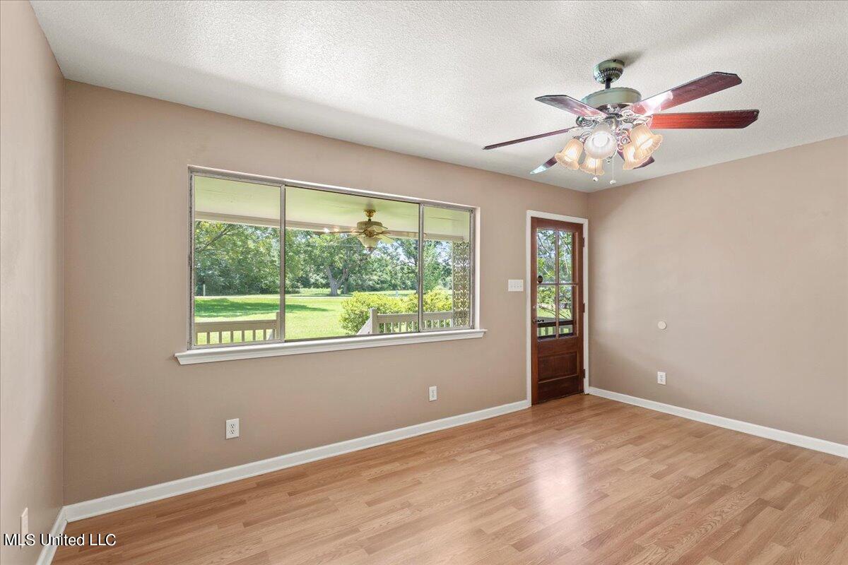 26290 Wolf Creek Road Kiln, MS 39556 - Photo 10 of 40 08-Living Room