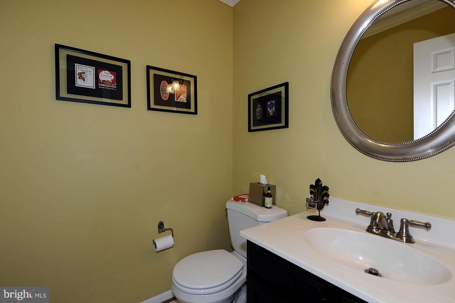 11671 Post Mills Lane Reston, VA 20194 - Photo 14 of 27 Bath
