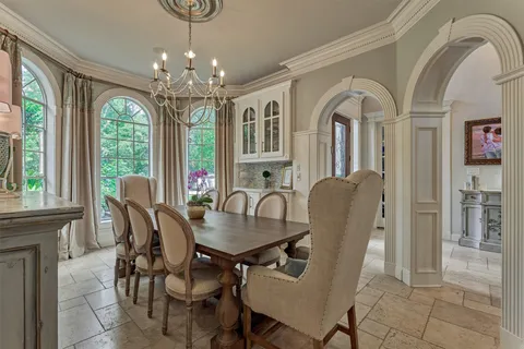 $1,595,000 | 319 South Silvershire Circle, The Woodlands, TX 77381