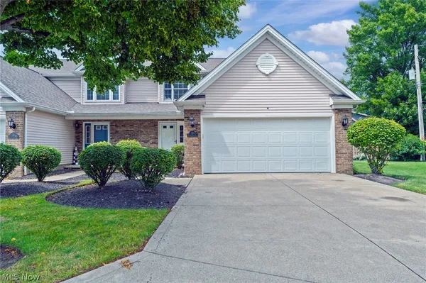 $349,900 | 35 Sunset Cove Circle, Eastlake, OH 44095
