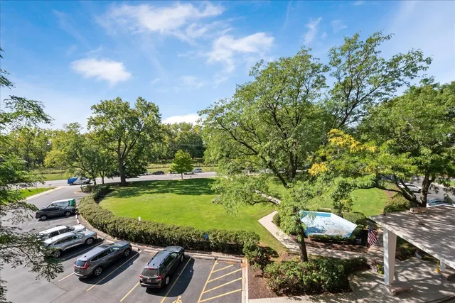 $235,000 | 7141 North Kedzie Avenue, Unit 406, Chicago, IL 60645