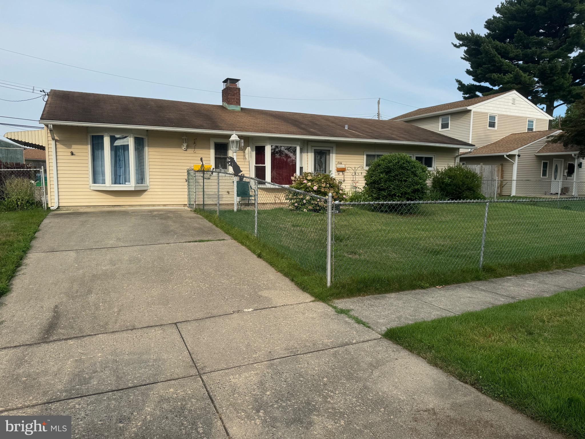 69 Oldbrook Road Levittown, PA 19057 - Photo 3 of 6