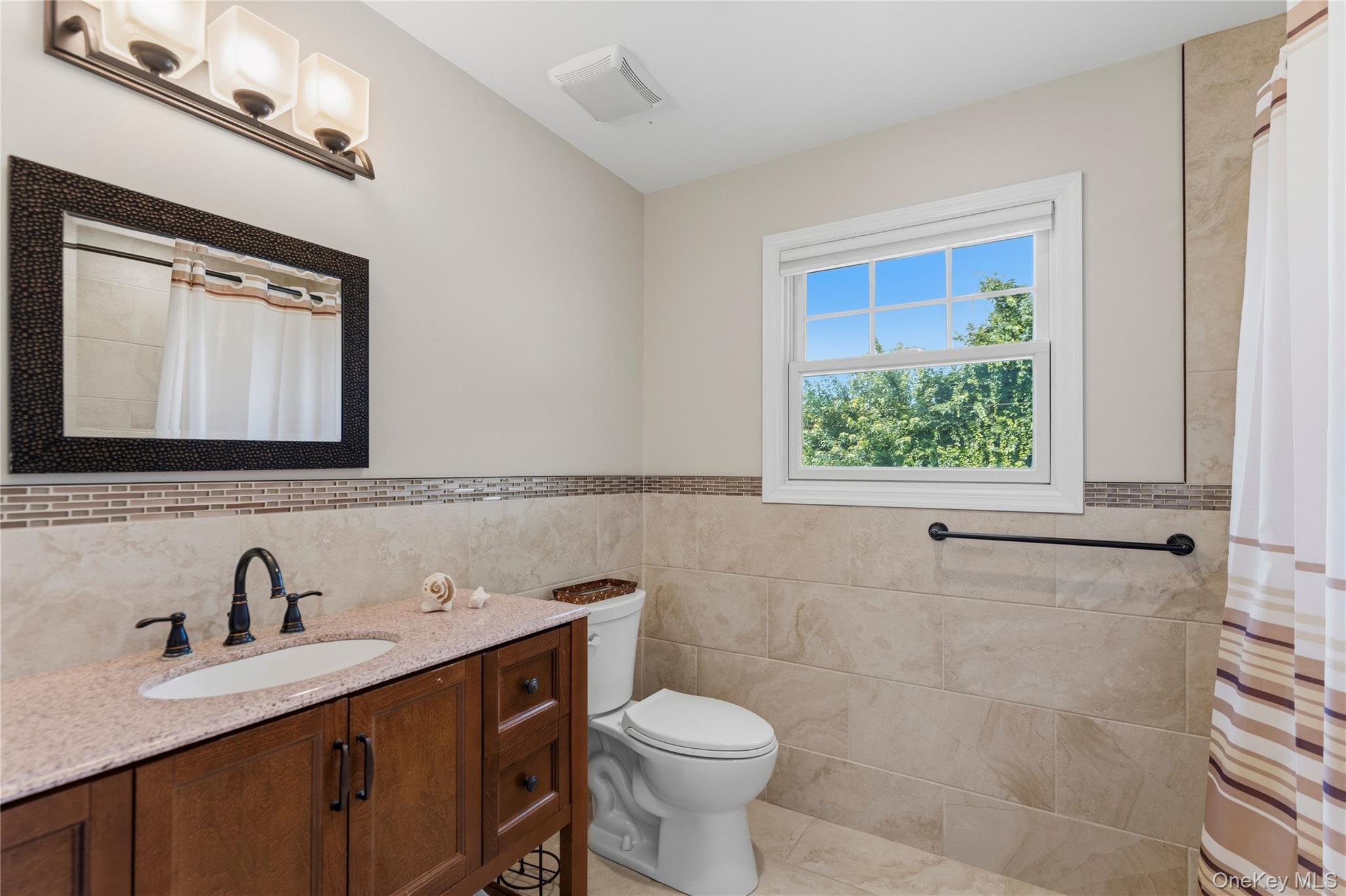 17 Woodwaye Road Plainview, NY 11803 - Photo 28 of 41