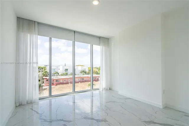 $2,850 | 8425 Crespi Boulevard, Unit 404, Miami Beach, FL 33141