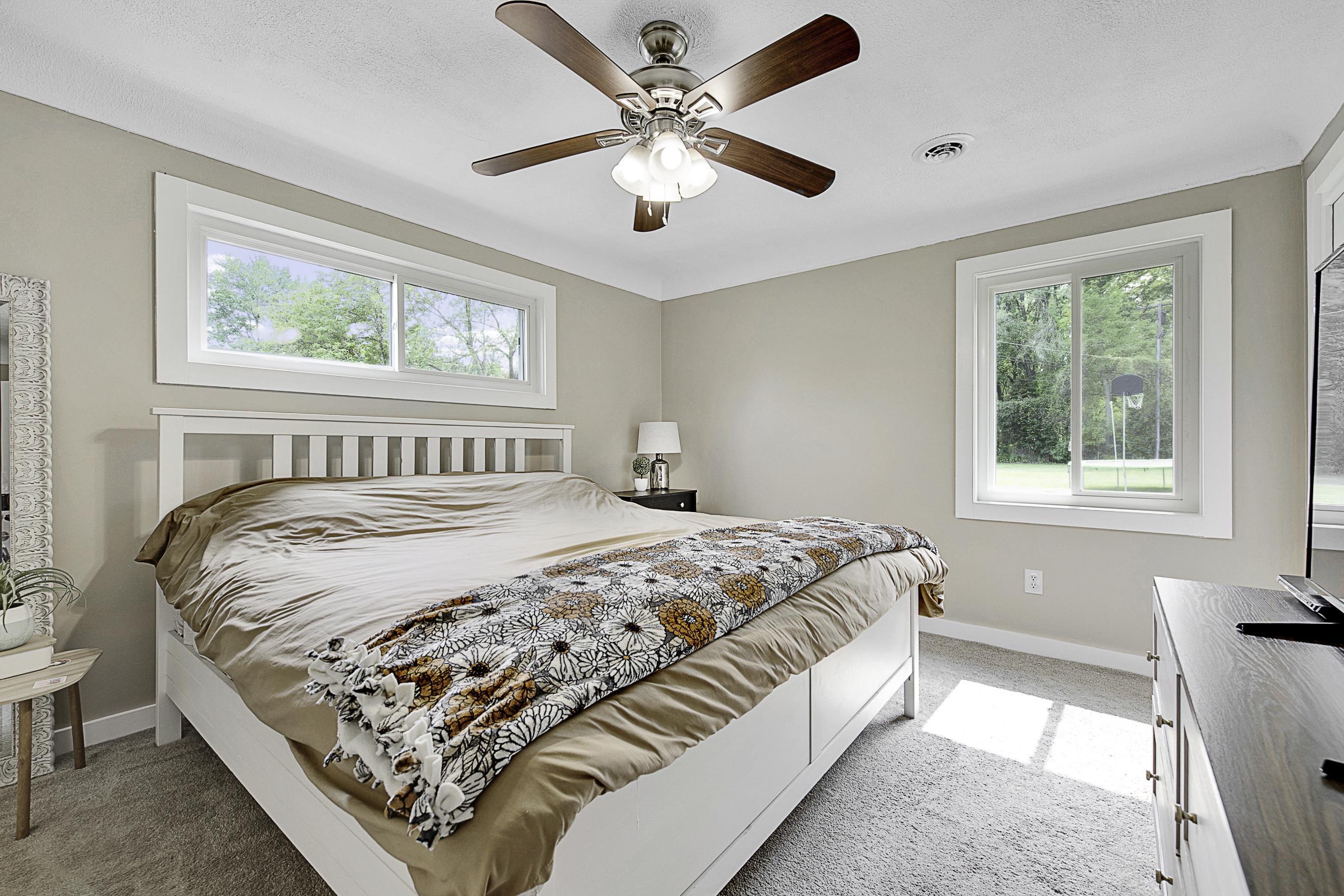 11038 Clinton River Road Sterling Heights, MI 48314 - Photo 23 of 46 50110219-22.JPG