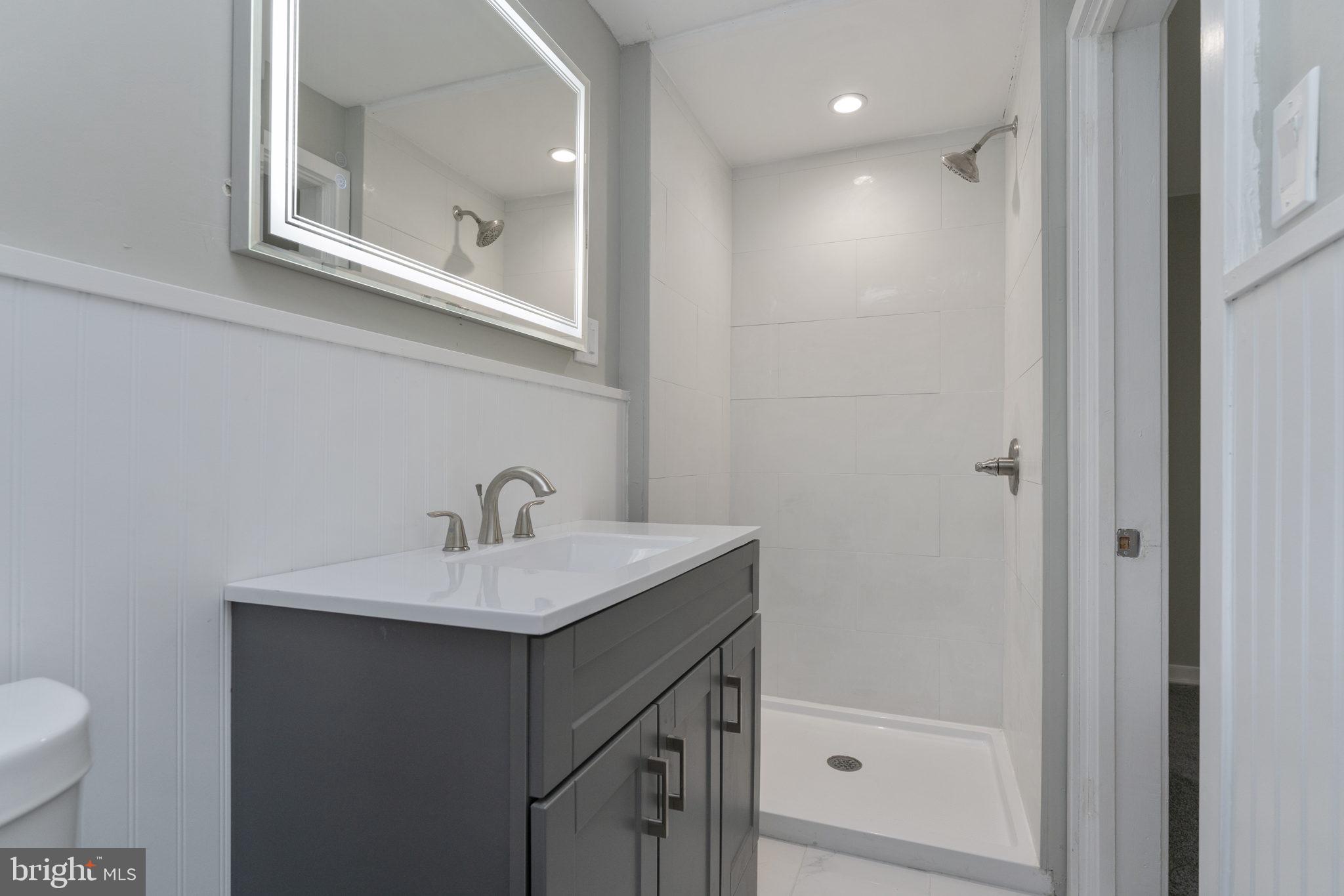 576 Baeder Road Jenkintown, PA 19046 - Photo 18 of 30 Primary Bedroom's Bath