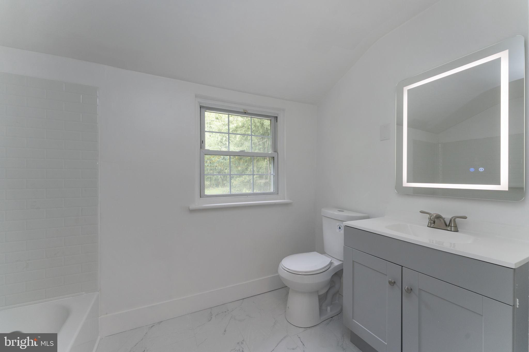 576 Baeder Road Jenkintown, PA 19046 - Photo 22 of 30 2nd Floor Full Bath