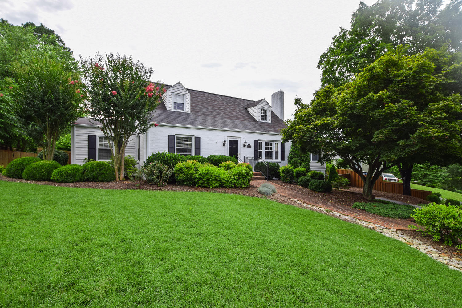 802 Cherrywood Road Salem, VA 24153 - Photo 1 of 23 Front