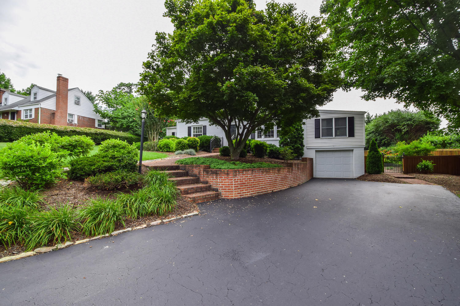 802 Cherrywood Road Salem, VA 24153 - Photo 18 of 23 802 Cherrywood Rd Salem VA-large-018-5-u
