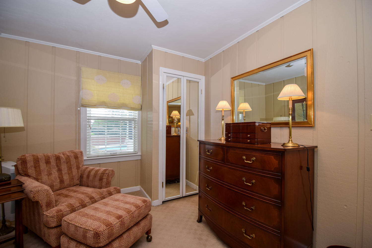 802 Cherrywood Road Salem, VA 24153 - Photo 8 of 23 802 Cherrywood Rd Salem VA-large-008-8-u