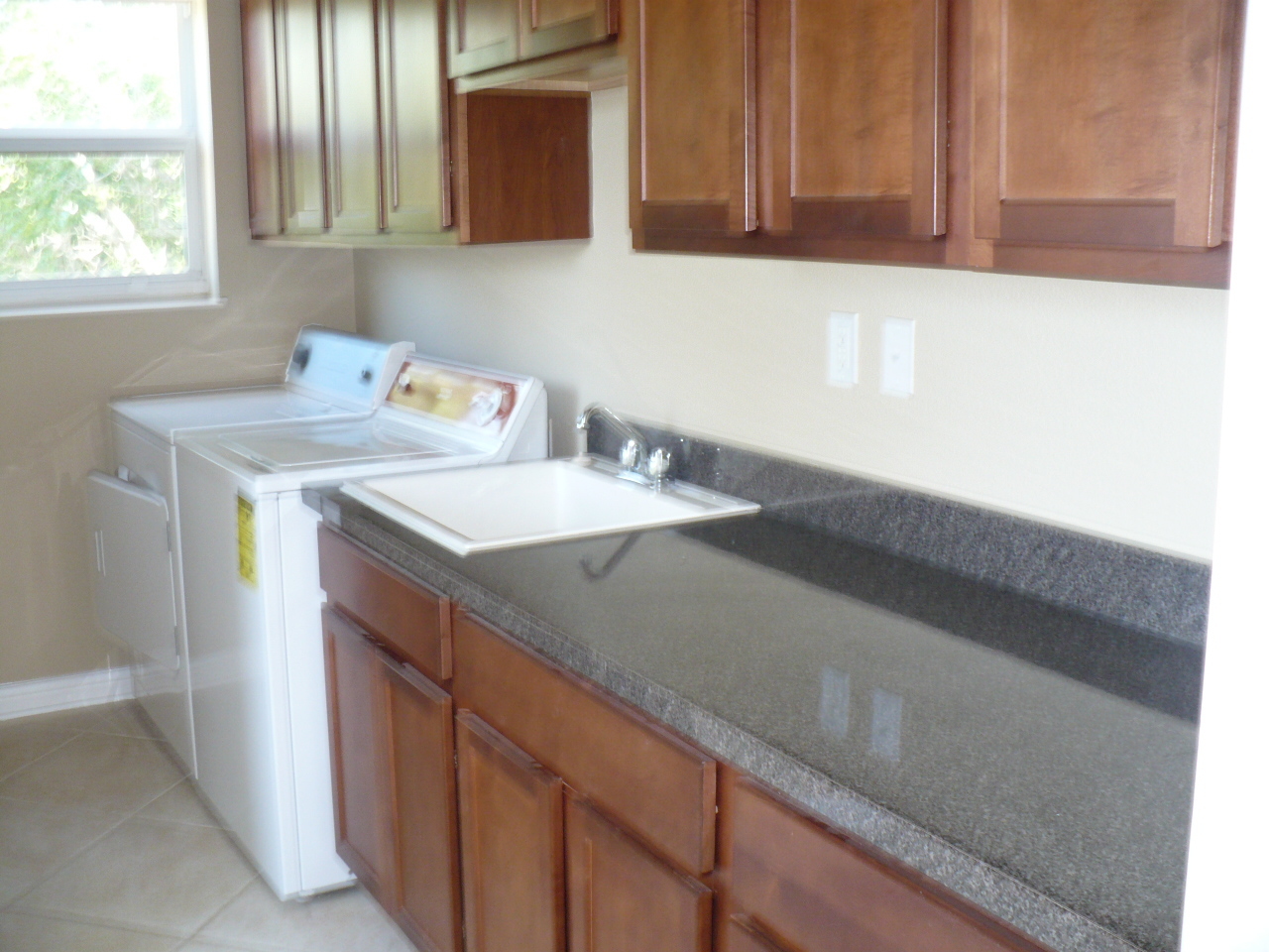 843 Largo Road Key Largo, FL 33037 - Photo 3 of 28 Laundry room