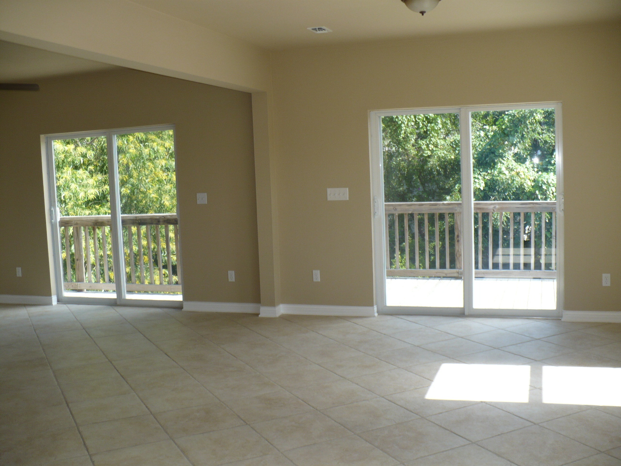 843 Largo Road Key Largo, FL 33037 - Photo 5 of 28 Living room view 2