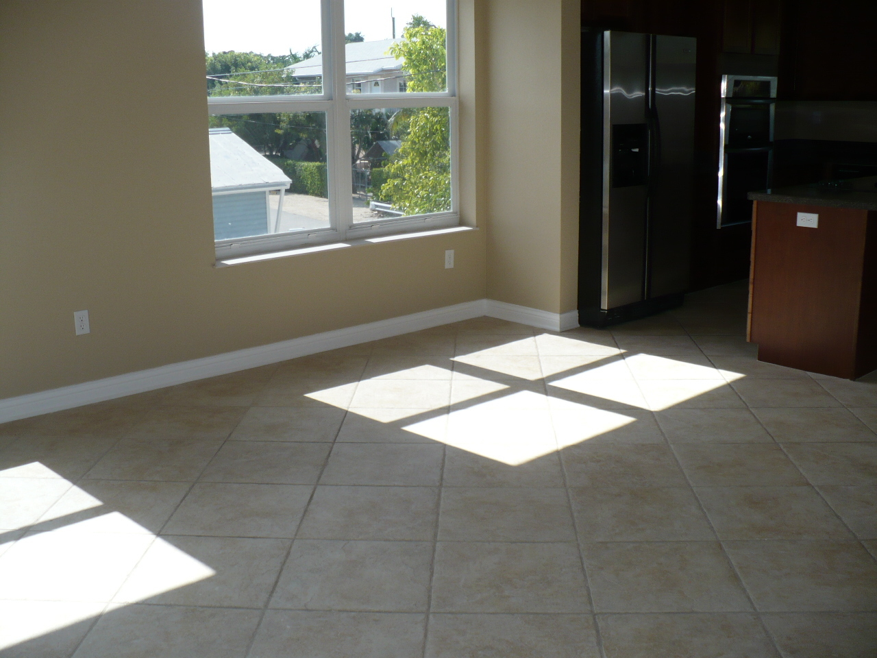 843 Largo Road Key Largo, FL 33037 - Photo 6 of 28 Dining area