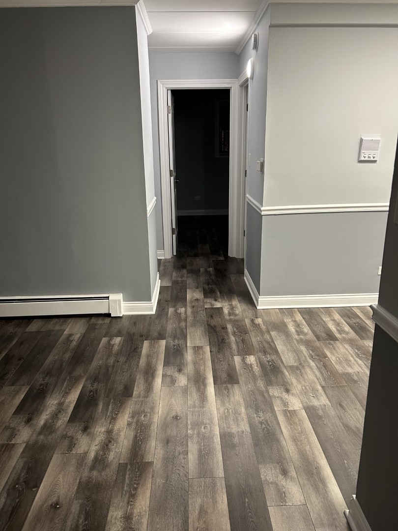 10440 Ridgeland Avenue, Unit 5 Chicago Ridge, IL 60415 - Photo 5 of 22 a view of a room