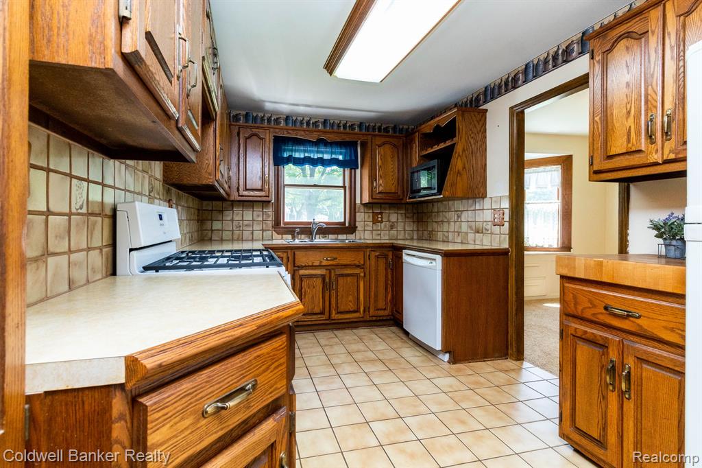 520 Willard Avenue Rochester Hills, MI 48307 - Photo 10 of 36