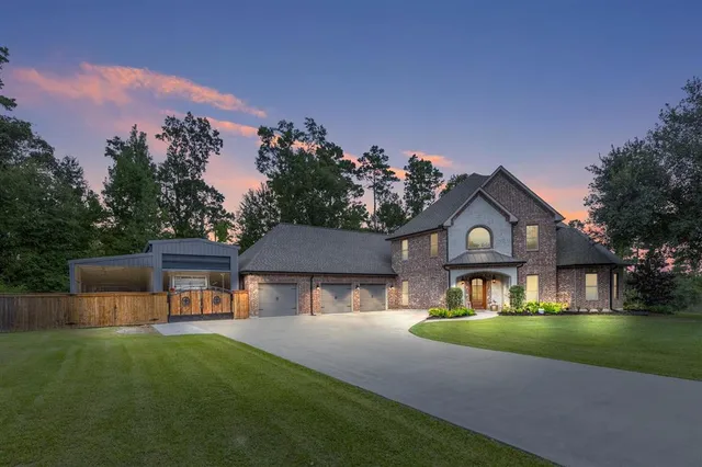 $1,299,000 | 1828 Burnett Bay Drive, Lake Charles, LA 70611