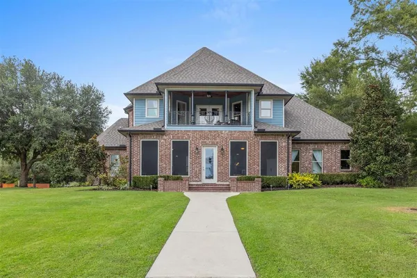 $1,299,000 | 1828 Burnett Bay Drive, Lake Charles, LA 70611