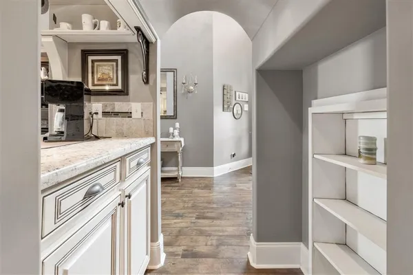 $1,299,000 | 1828 Burnett Bay Drive, Lake Charles, LA 70611