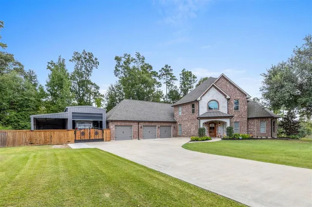 $1,299,000 | 1828 Burnett Bay Drive, Lake Charles, LA 70611